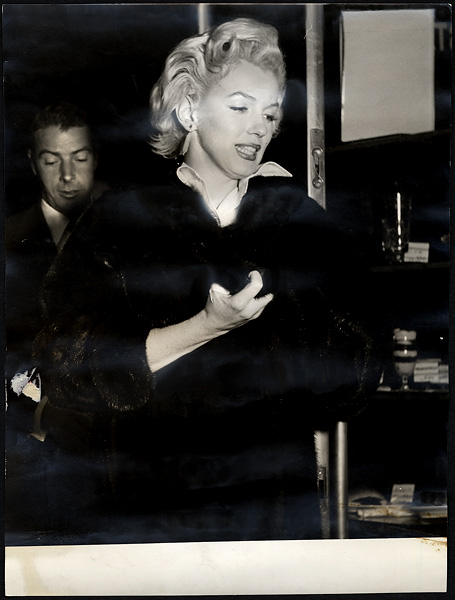 Marilyn Monroe Original Photograph Owned by Joe DiMaggio (9 x 11.5)