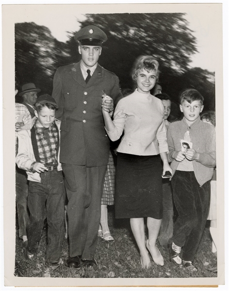 Elvis Presley Original U.S. Army Wire Photograph in Germany